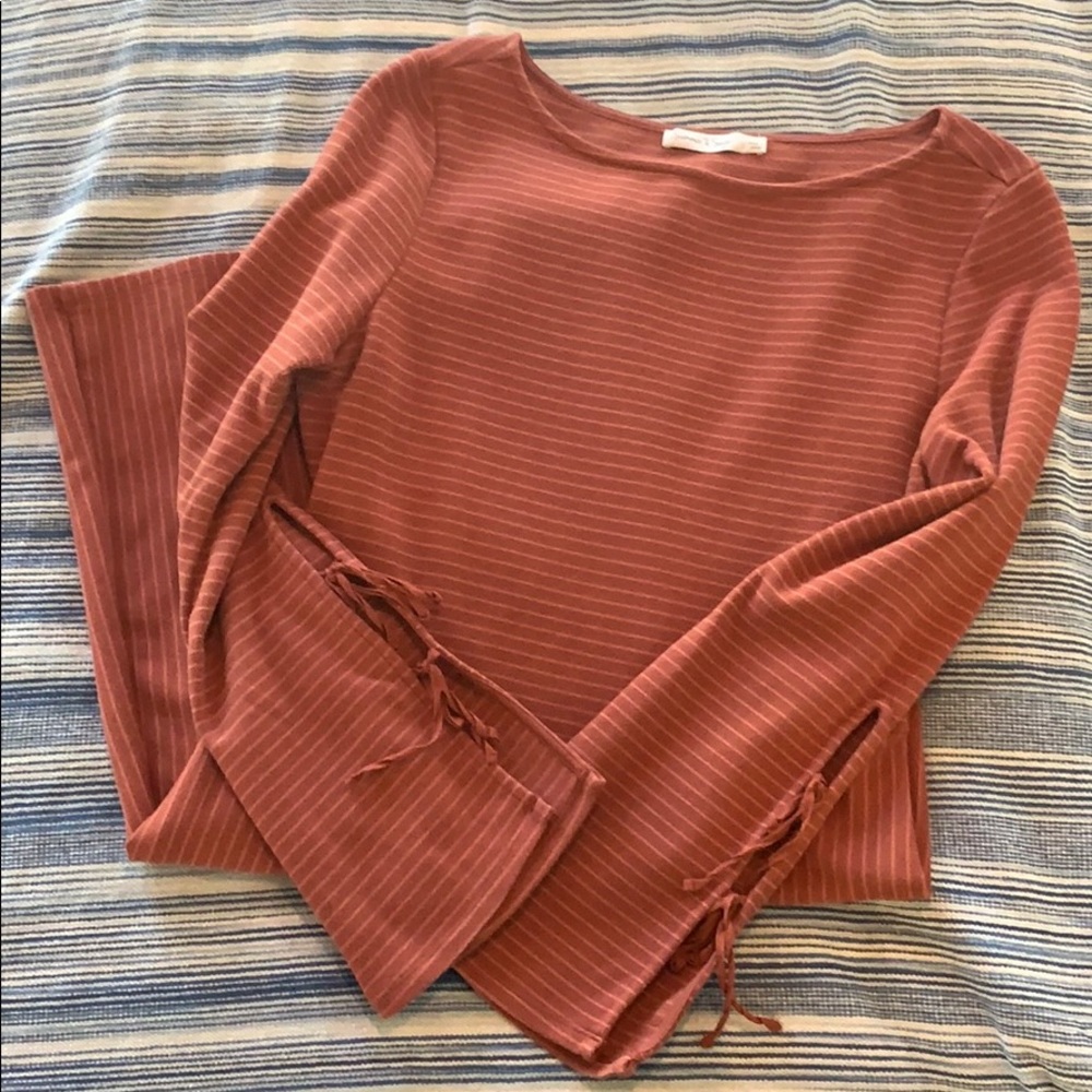 Summer & Sage Bell sleeve dress